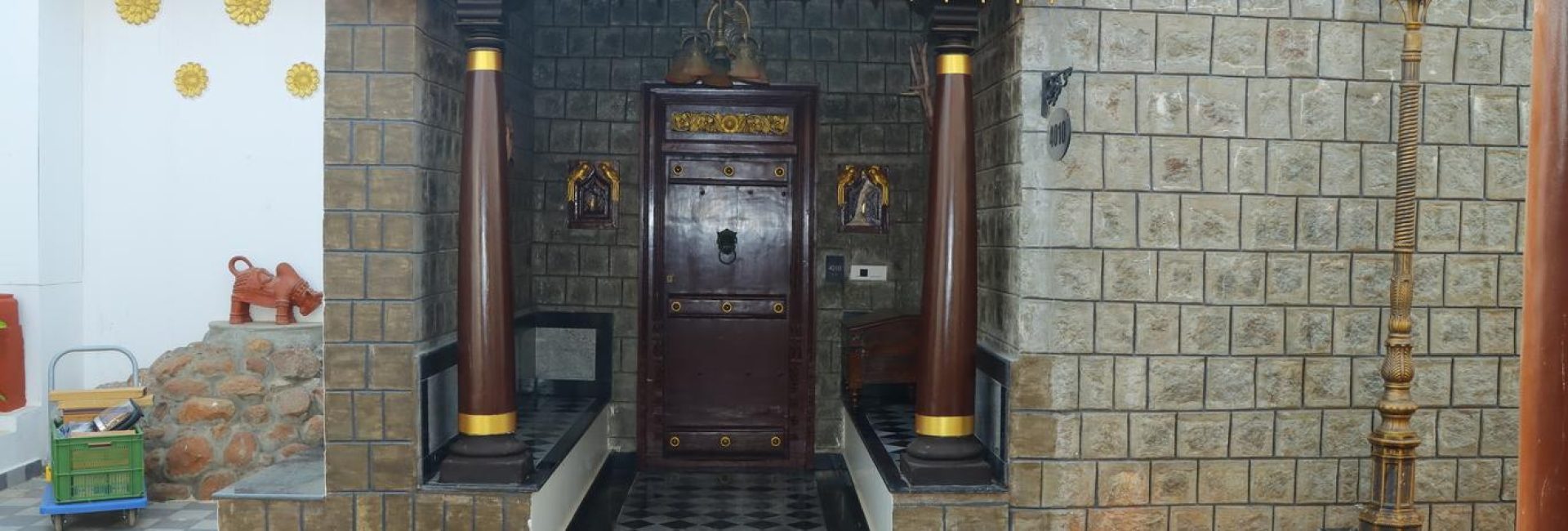 Andhapuram Suite – Single Bed Room With Private Pool