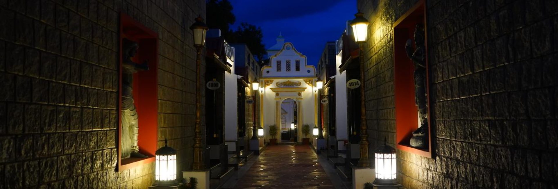 Andhapuram Suite – Double Bed Room With Private Pool