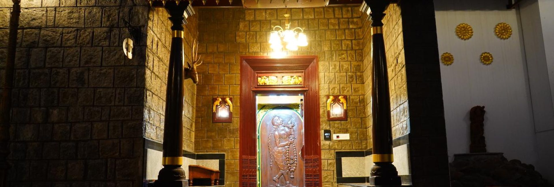 Andhapuram Suite – Double Bed Room