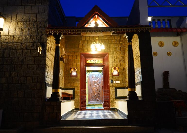 Andhapuram Suite – Double Bed Room