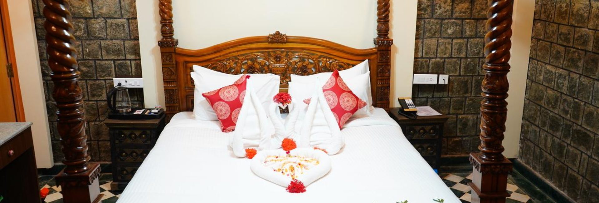 Andhapuram Suite – Single Bed Room With Private Pool