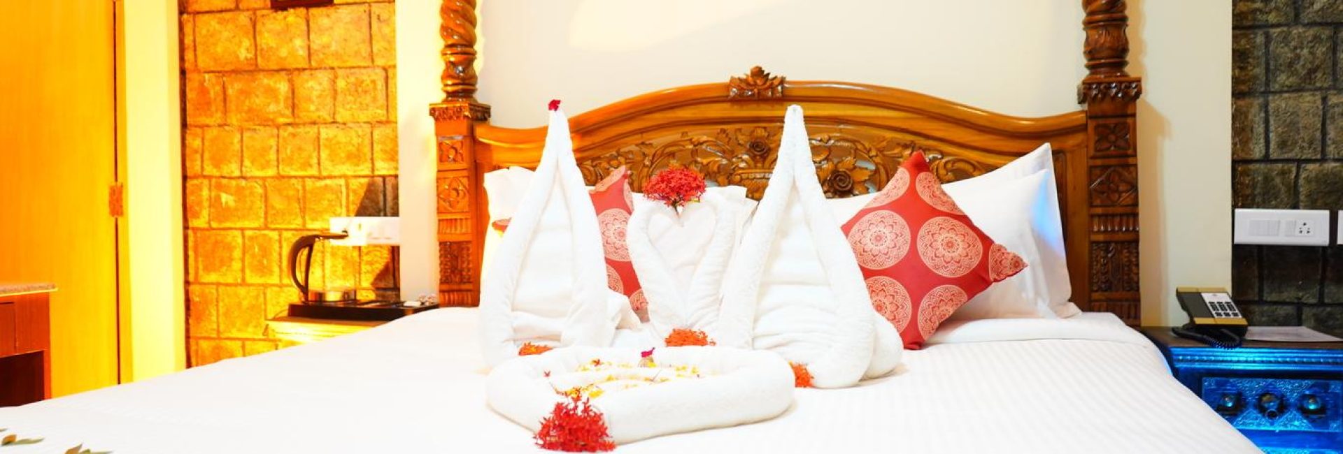 Andhapuram Suite – Double Bed Room With Private Pool