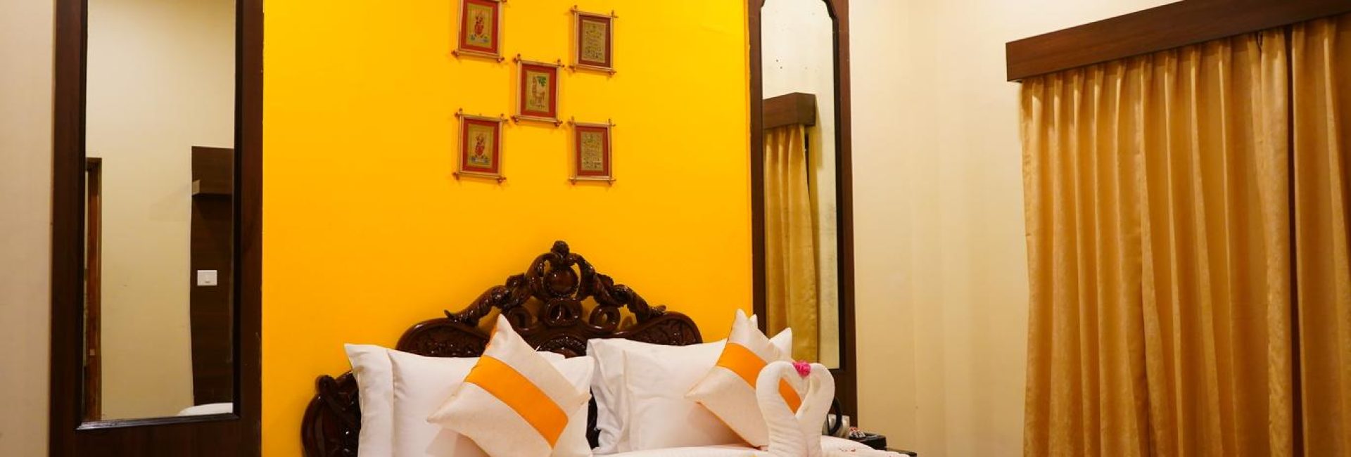 Temple Street Suite – Double Bed Room