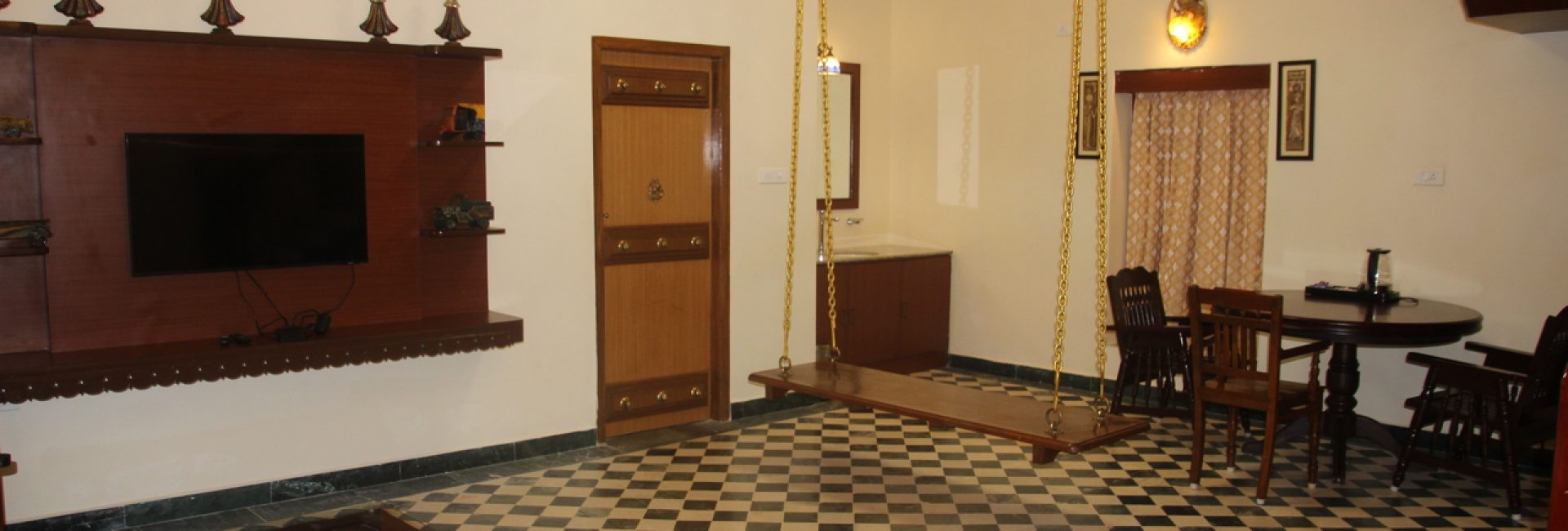 Temple Street Suite – Duplex Room